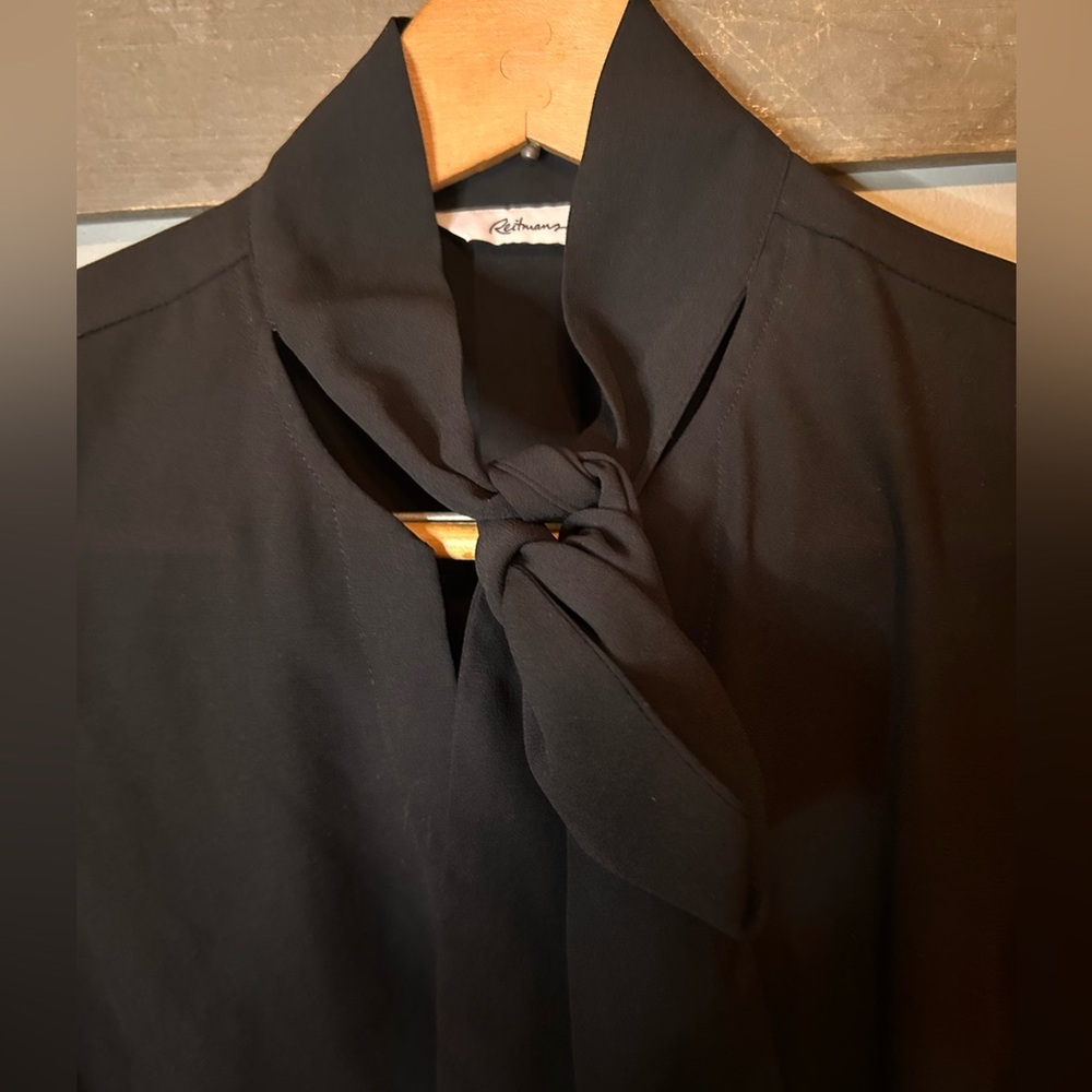 Bow tie blouse - Picture 3 of 12